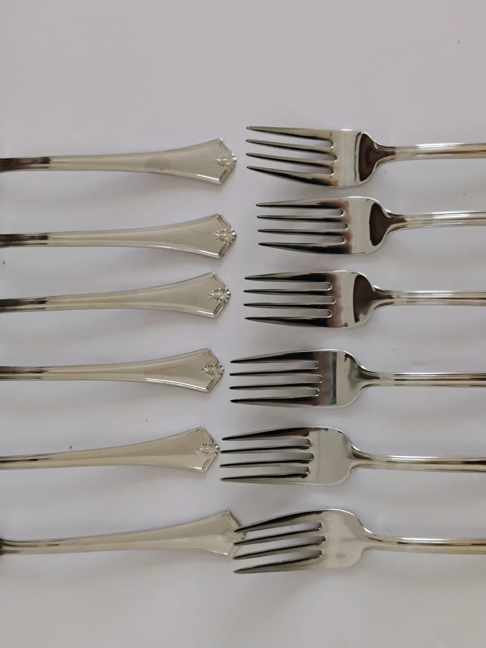 REED BARTON 18/10 STAINLESS STEEL FLATWARE Churchill Pattern 12 Forks Silverware
